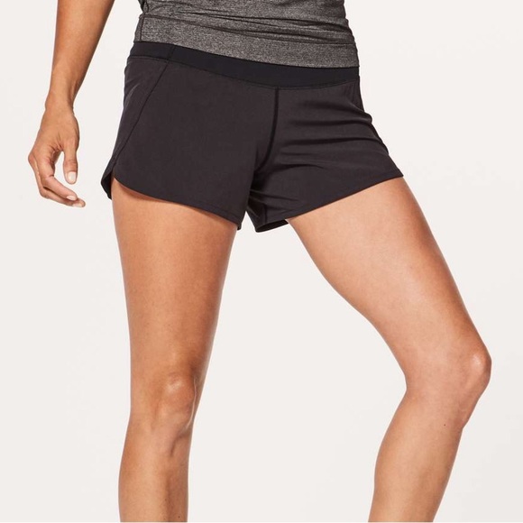 Lululemon Run Times Short II *4" Black SZ 6 - Picture 1 of 5